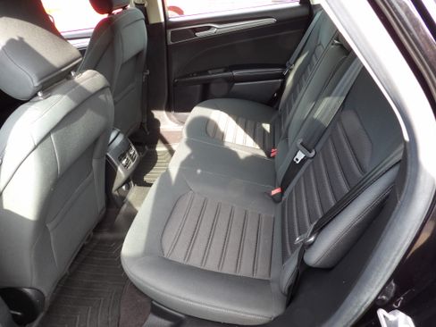 Used 2019 Ford Fusion SE FWD image 14