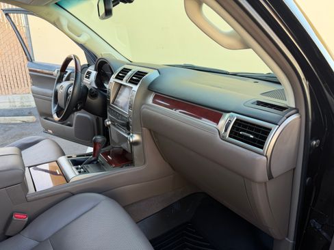 Used 2013 Lexus GX 460 image 29