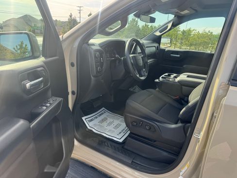 Used 2022 Chevrolet Silverado 1500 Custom Trail Boss AWD/4WD image 12