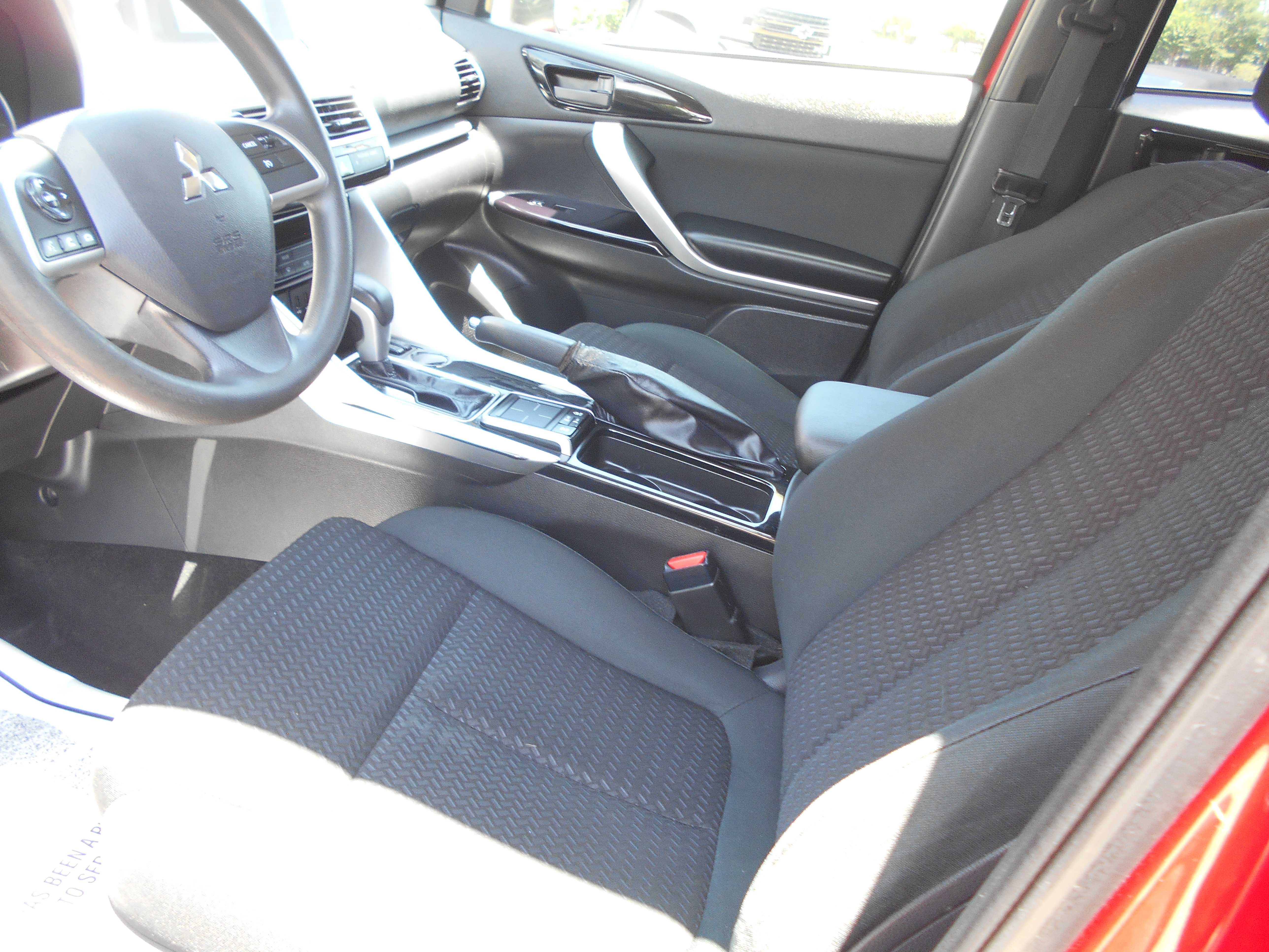 Used 2020 Mitsubishi Eclipse Cross FWD LE image 9