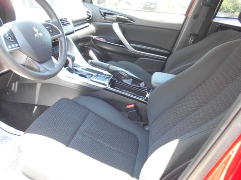 Used 2020 Mitsubishi Eclipse Cross FWD LE image 9
