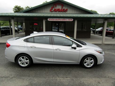 Used 2016 Chevrolet Cruze LT Sedan FWD image 1