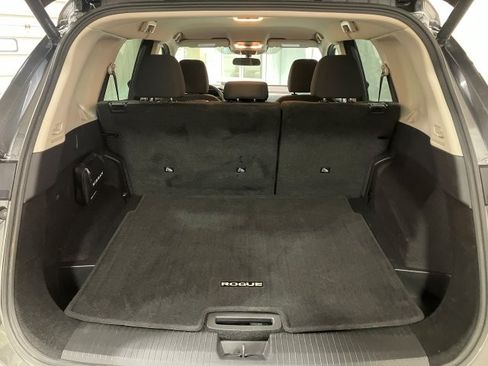 Used 2025 Nissan Rogue SV image 21