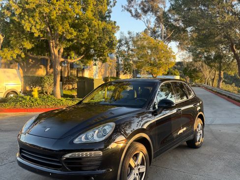 Used 2011 Porsche Cayenne image 4