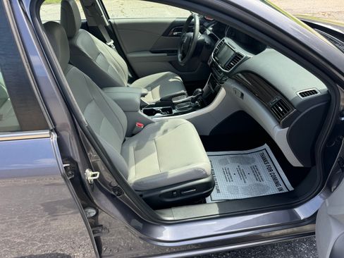Used 2016 Honda Accord EX-L Sedan image 16