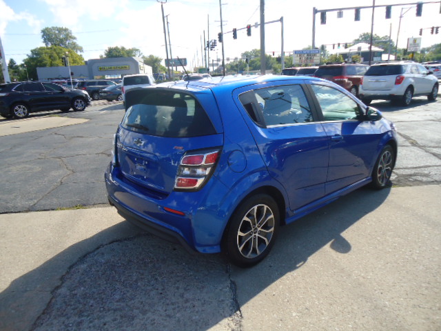 Used 2020 Chevrolet Sonic LT Hatchback FWD image 15