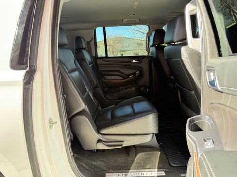 Used 2018 Chevrolet Suburban Premier image 19