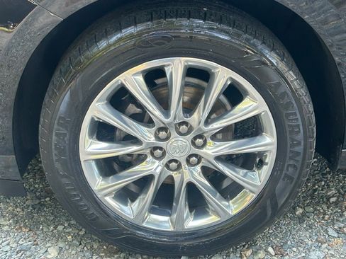 Used 2018 Buick Enclave FWD Premium image 34