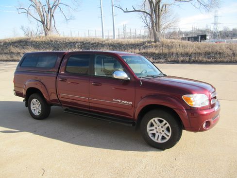 Used 2006 Toyota Tundra Darrell Waltrip Edition image 8