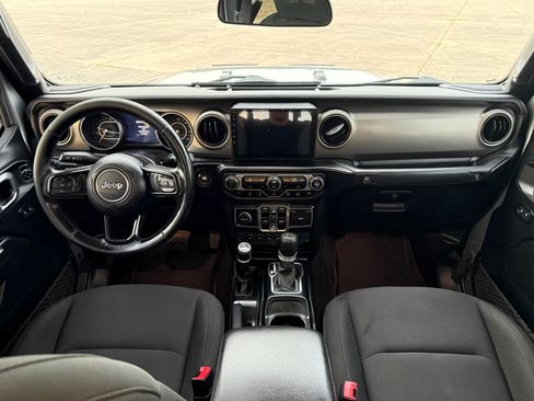 Used 2021 Jeep Gladiator Sport AWD/4WD image 19