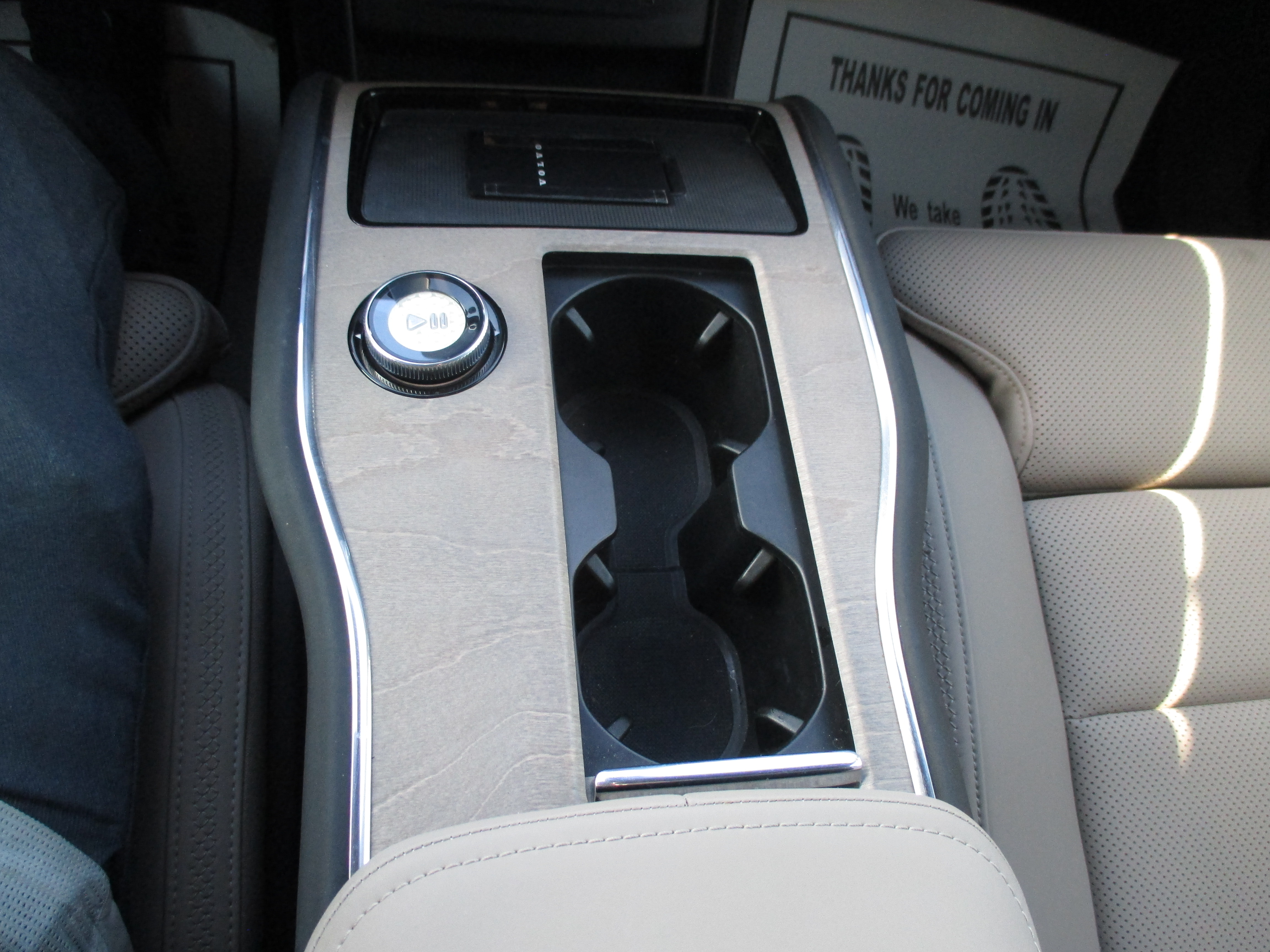 Used 2025 Volvo EX90 AWD Plus 7-Passenger image 11