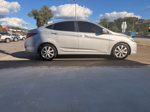 Used 2013 Hyundai Accent GLS image 6