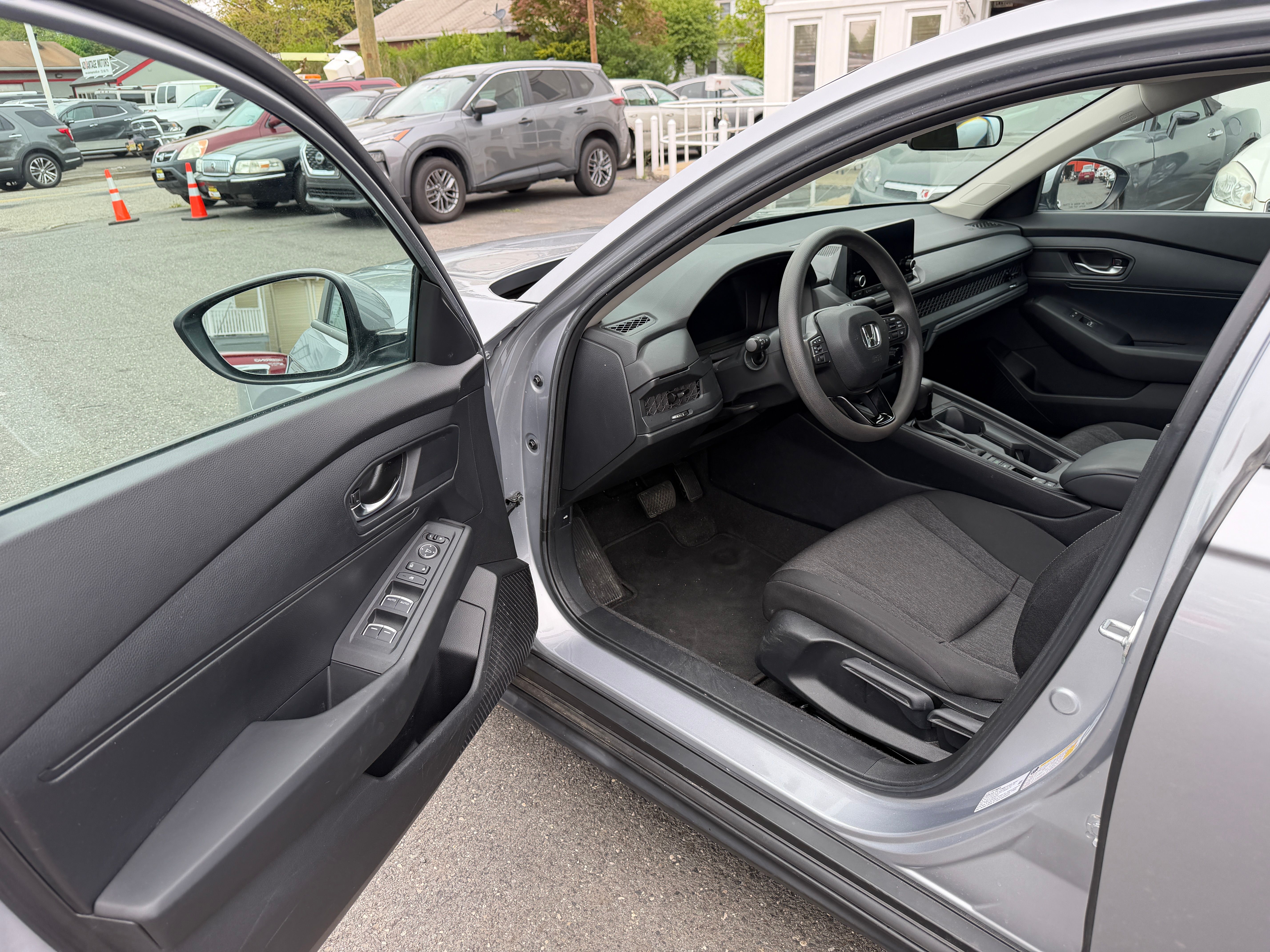 Used 2023 Honda Accord LX image 2