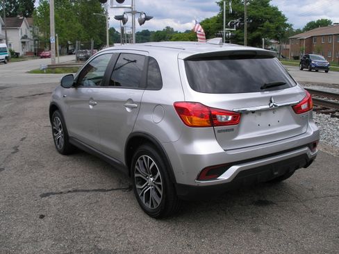 Used 2018 Mitsubishi Outlander Sport AWD image 3