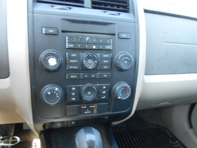 Used 2008 Ford Escape 2WD XLS image 18