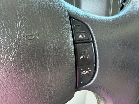 Used 2016 Ford E-350 and Econoline 350 Super Duty RWD image 18