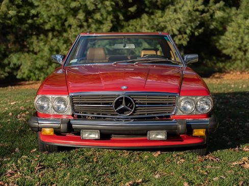 Used 1987 Mercedes-Benz 560 SL image 2