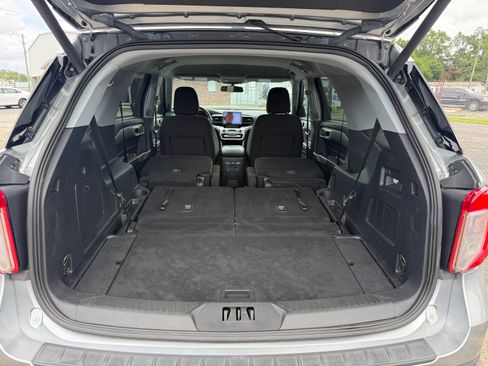 Used 2022 Ford Explorer 2WD XLT image 24