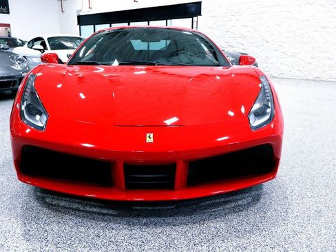 Used 2018 Ferrari 488 GTB image 18