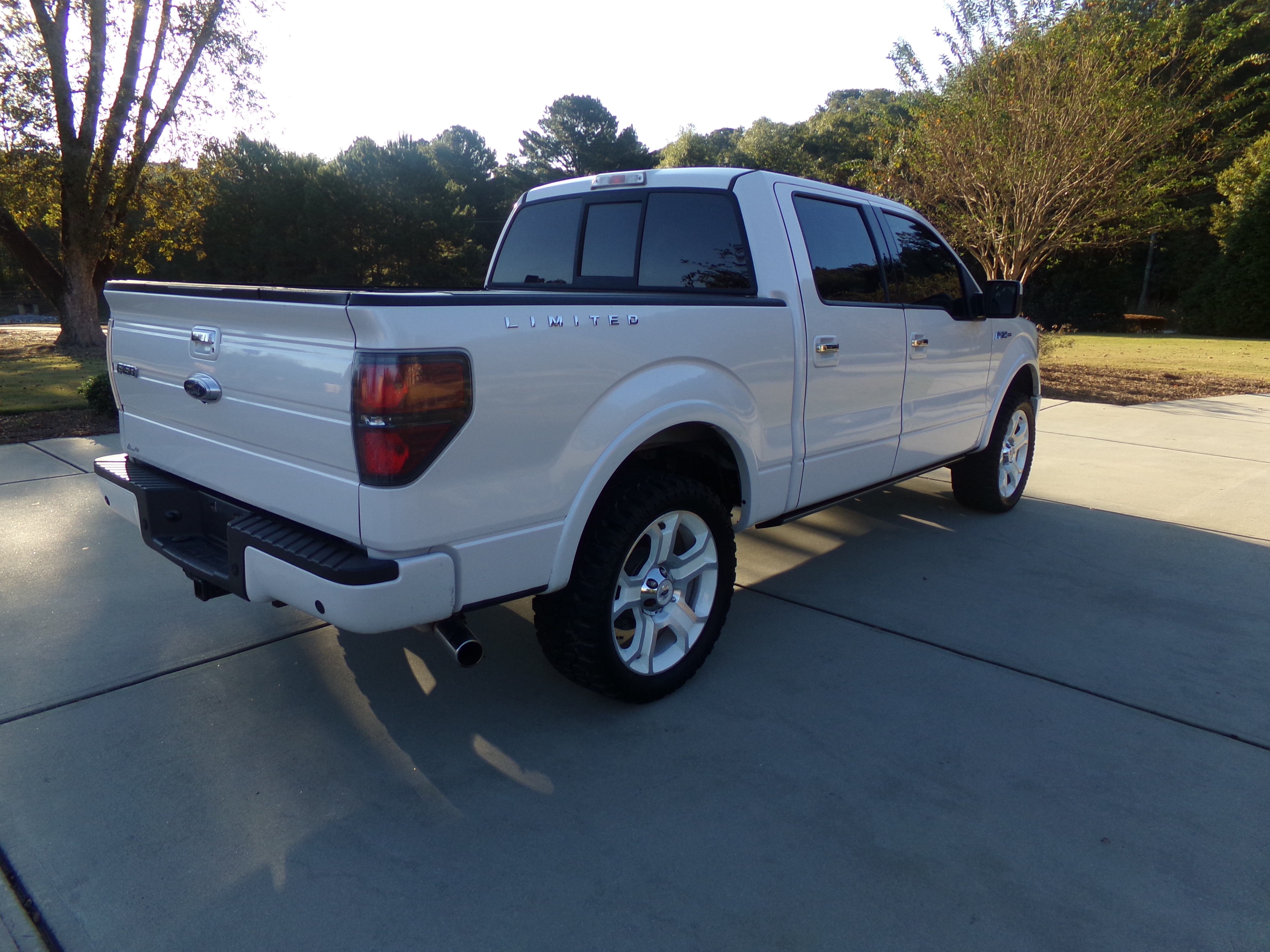 Used 2011 Ford F150 Lariat Limited AWD/4WD image 5