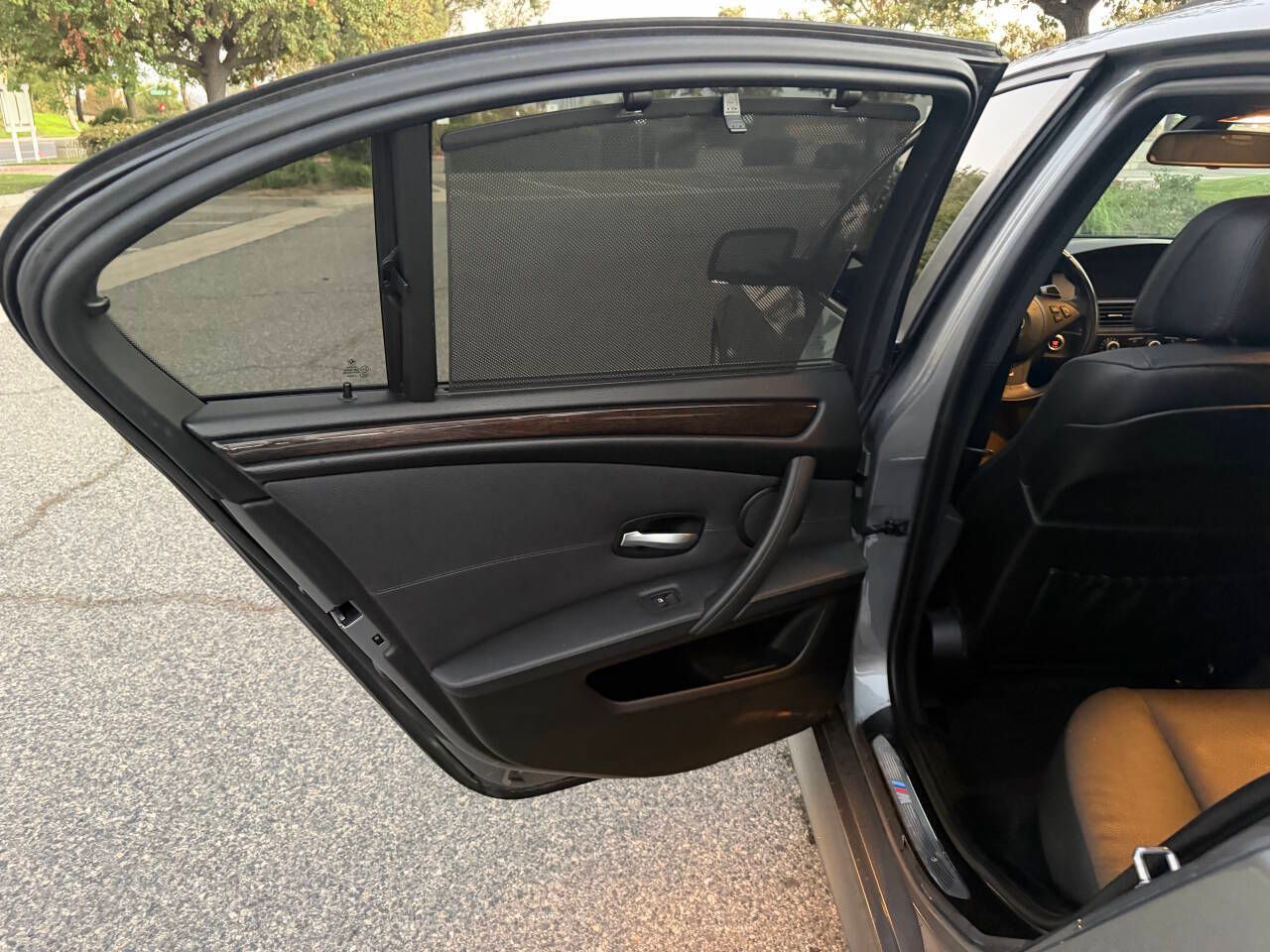 Used 2010 BMW 550i w/ M-Sport Package RWD image 20