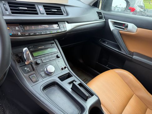 Used 2012 Lexus CT 200h UNAVAIL FWD image 16