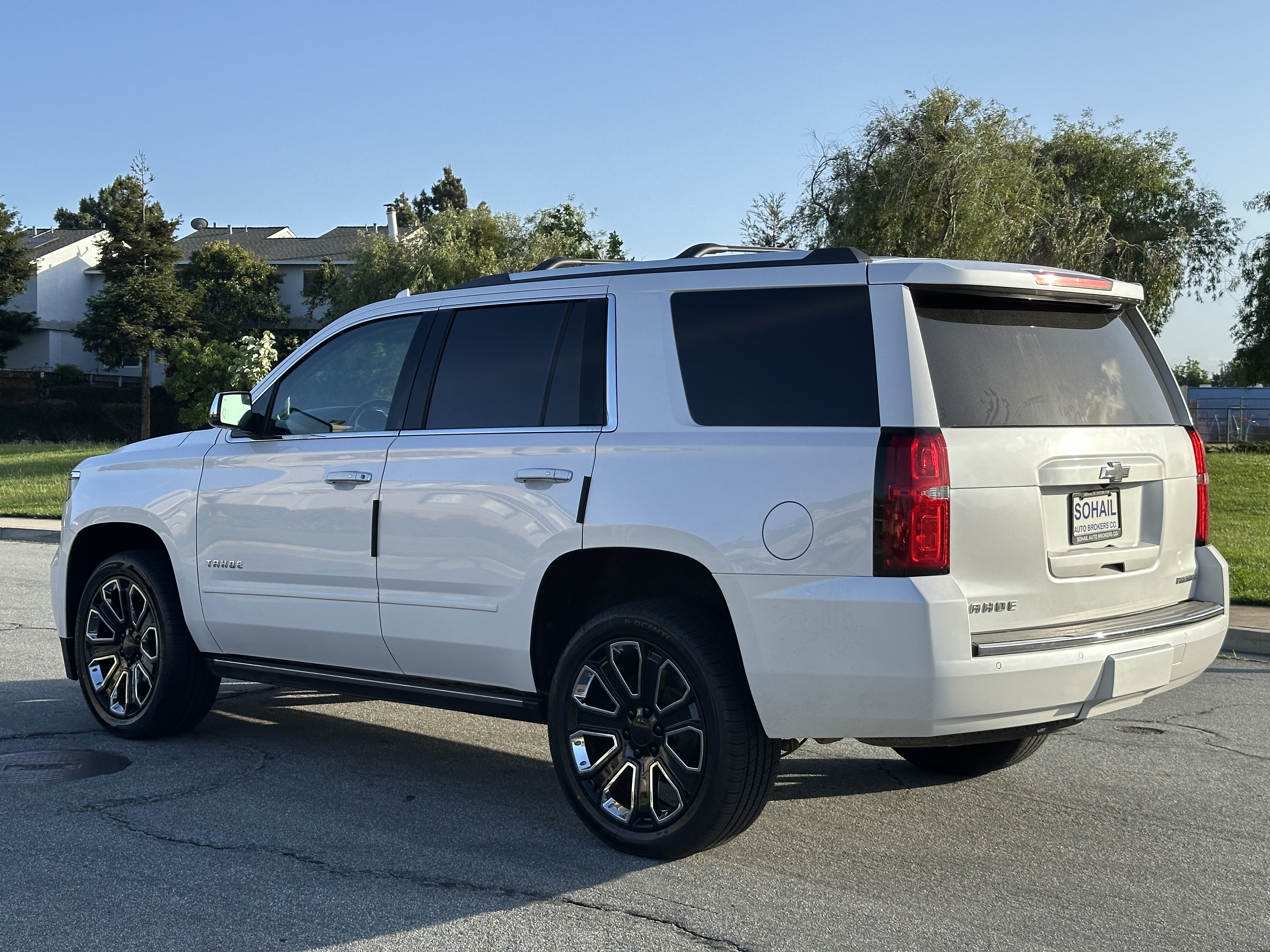 Used 2019 Chevrolet Tahoe Premier RWD image 3