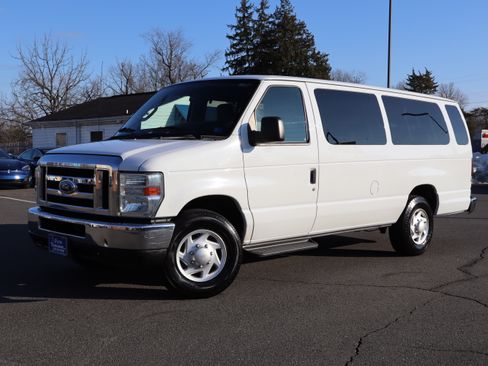 Used 2012 Ford E-350 and Econoline 350 XLT image 2