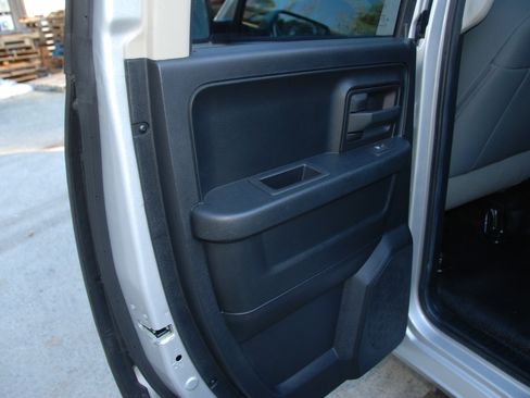 Used 2016 RAM 1500 ST image 15