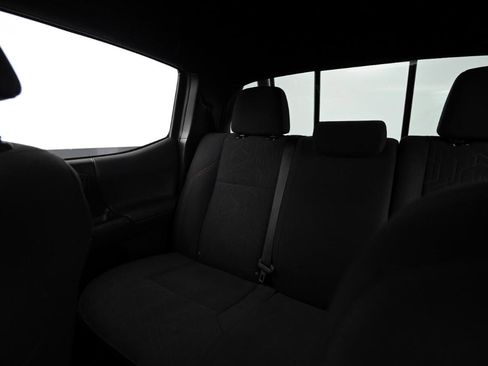 Used 2019 Toyota Tacoma TRD Off-Road image 44