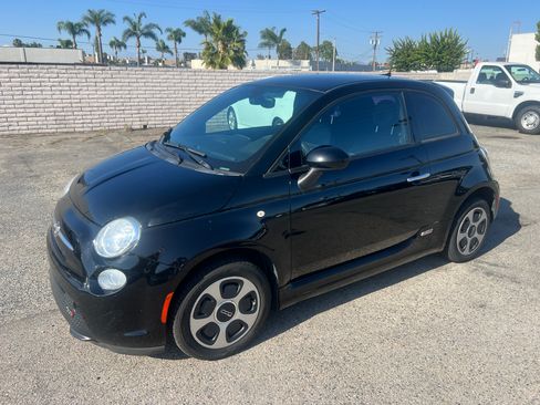 Used 2017 FIAT 500 e Hatchback FWD image 5
