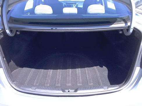 Used 2016 Hyundai Elantra SE FWD image 13