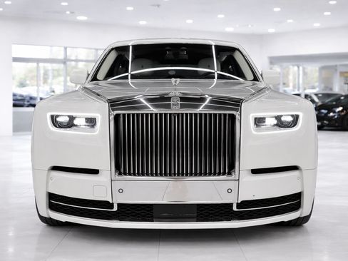 Used 2018 Rolls-Royce Phantom image 2