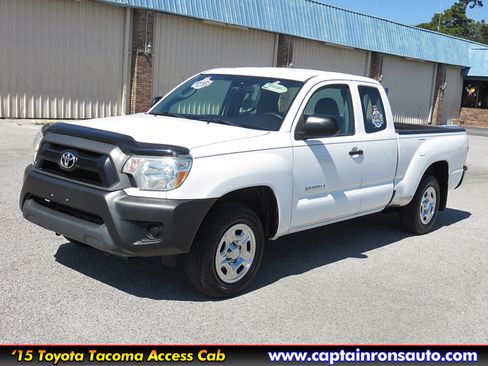 Used 2015 Toyota Tacoma image 2
