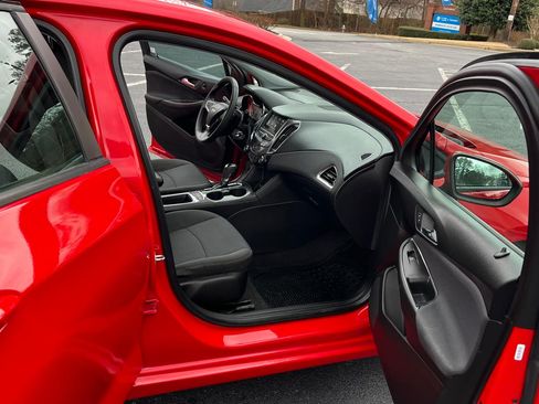 Used 2019 Chevrolet Cruze LS image 12