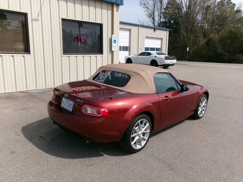 Used 2011 MAZDA MX-5 Miata Grand Touring image 11