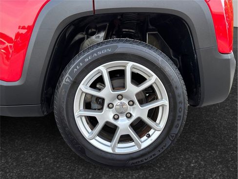 Used 2021 Jeep Renegade Limited image 14