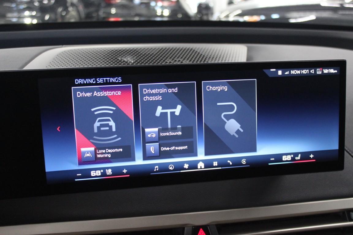 Used 2024 BMW iX M60 AWD/4WD image 19