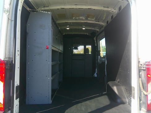 Used 2019 Ford Transit 150 XL image 5