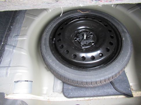 Used 2012 Buick LaCrosse Premium FWD image 22