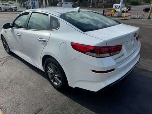 Used 2020 Kia Optima LX image 3