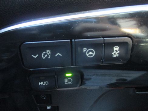 Used 2017 Toyota Prius Prime image 15