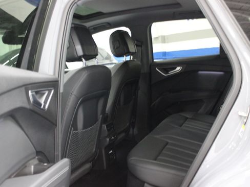 Used 2024 Audi Q4 e-tron quattro Premium Plus AWD/4WD image 33