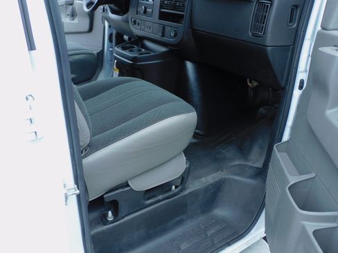 Used 2024 GMC Savana 2500 image 20