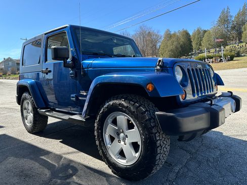 Used 2010 Jeep Wrangler Sahara image 5