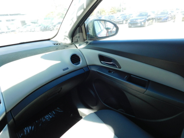 Used 2016 Chevrolet Cruze Limited LS Sedan FWD image 18