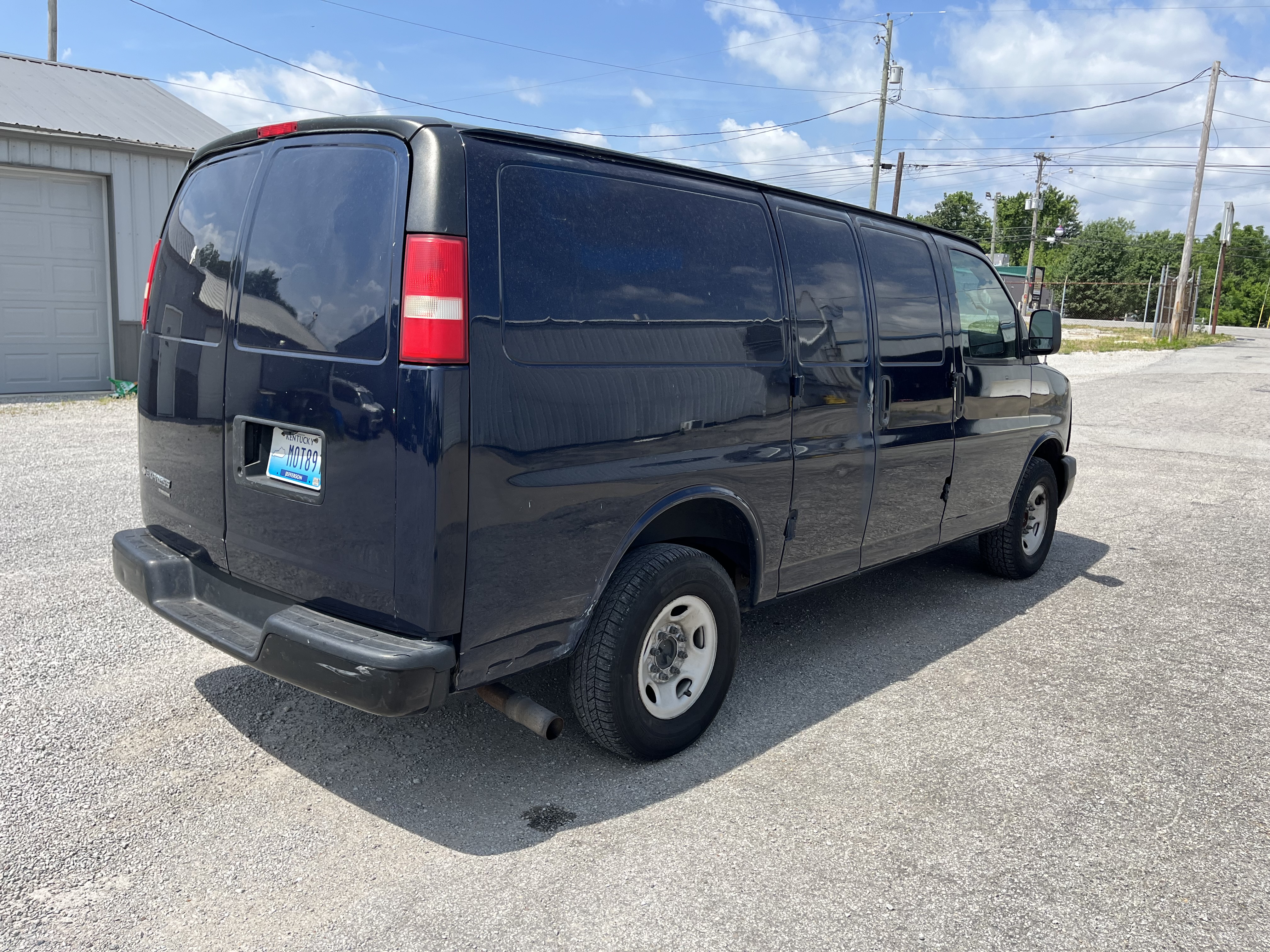 Used 2013 Chevrolet Express 2500 RWD image 16