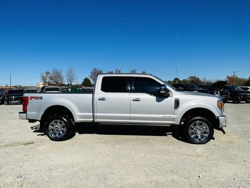 Used 2017 Ford F350 Platinum image 3