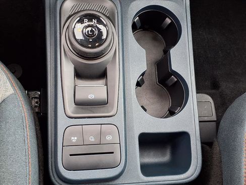 Certified 2022 Ford Maverick XLT image 17