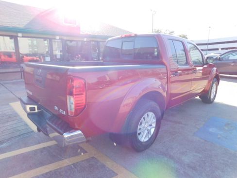 Used 2019 Nissan Frontier SV image 7